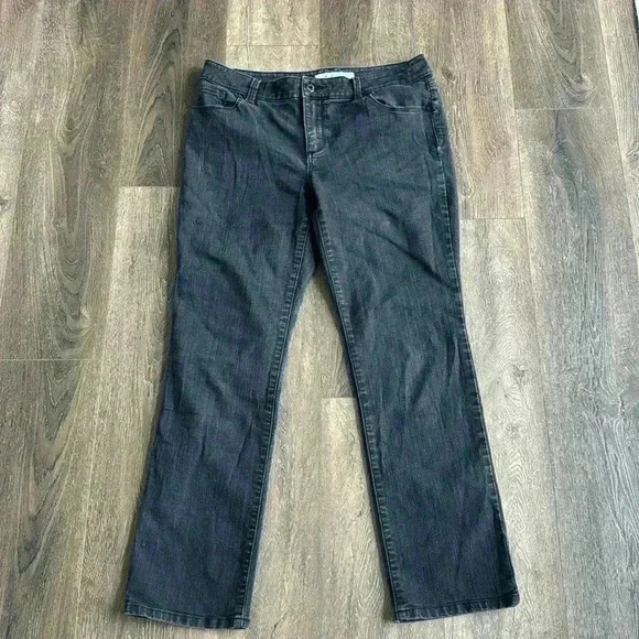 Chico’s women’s jeans size 1.5 short.  Standard sizing 10 SHORT. Black. - Picture 1 of 5